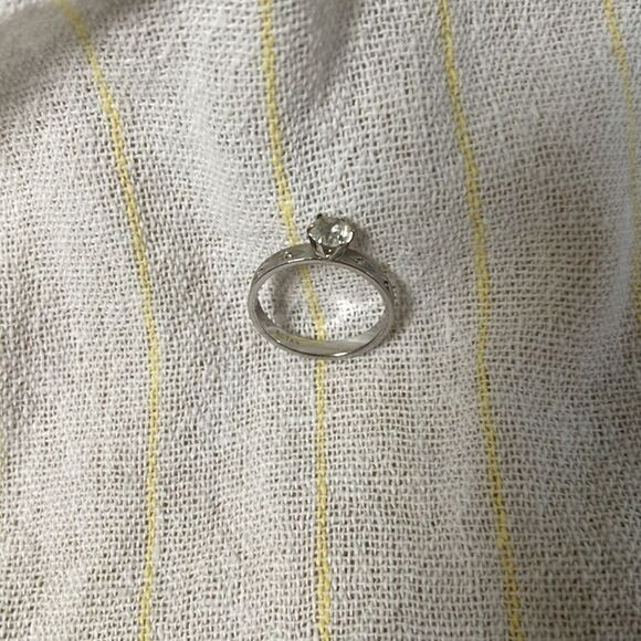 Vintage SETA O Elegant Silver Ring with Crystal Charm - Picture 2 of 8